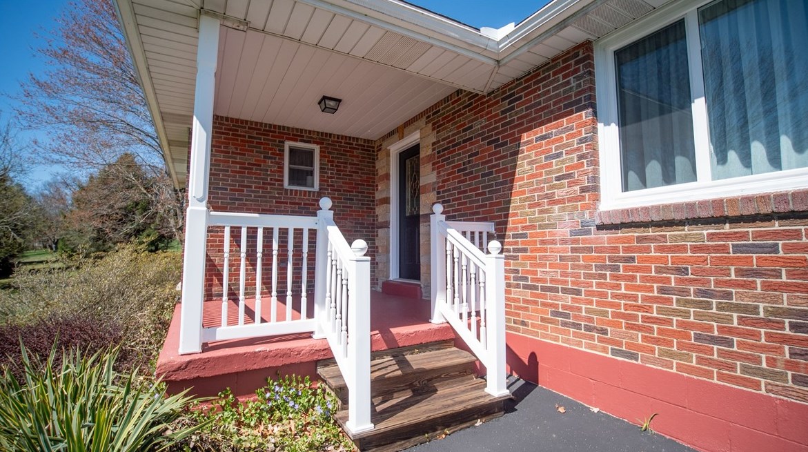 207 Headland Rd, Butler PA  16002-9170 exterior