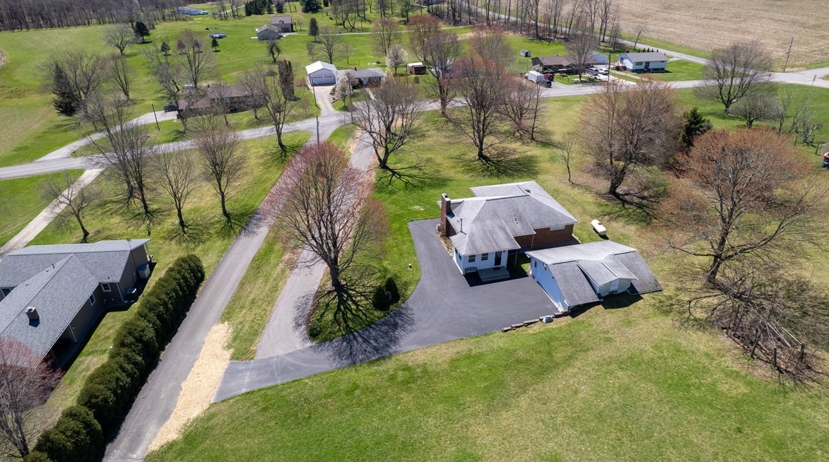 207 Headland Rd, Butler PA  16002-9124 exterior