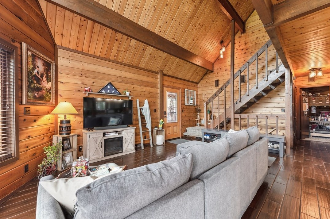 647 Bells Mills Rd, West Newton PA  15089-1842 exterior