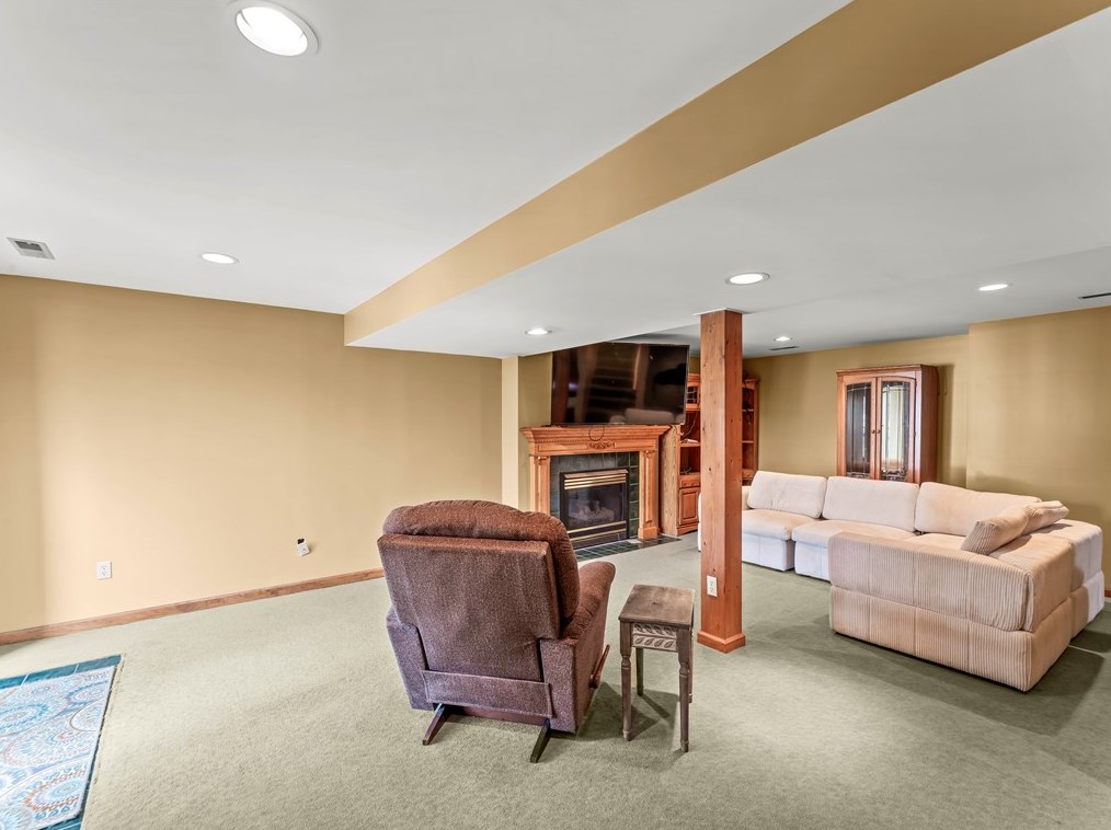 118 Holland Dr, Butler PA  16002-7564 exterior