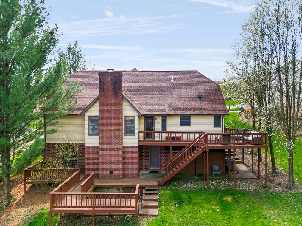 118 Holland Dr, Butler PA  16002-7564 exterior