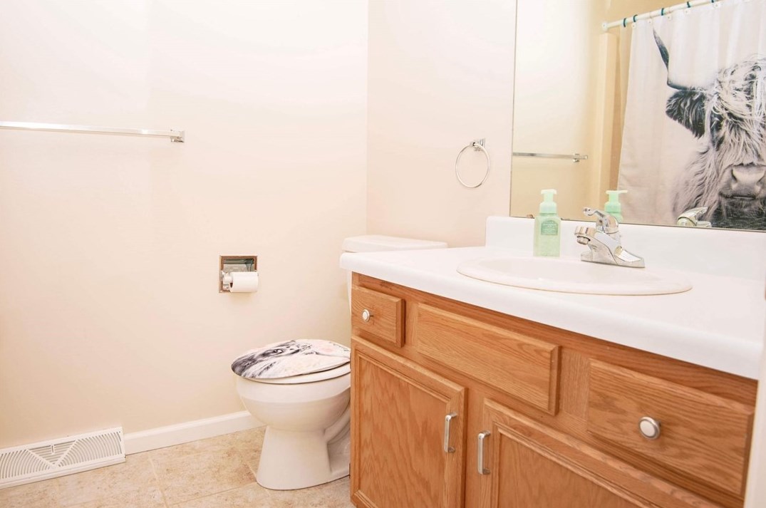 102 Lawrence Ave, Butler PA 16001-2822 exterior