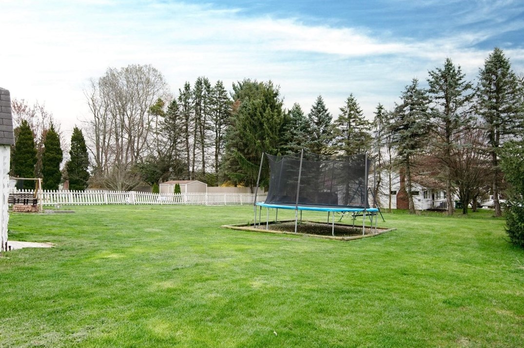 102 Lawrence Ave, Butler PA 16001-2822 exterior