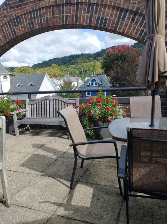 316 Beaver St, Sewickley PA  15143-1460 exterior