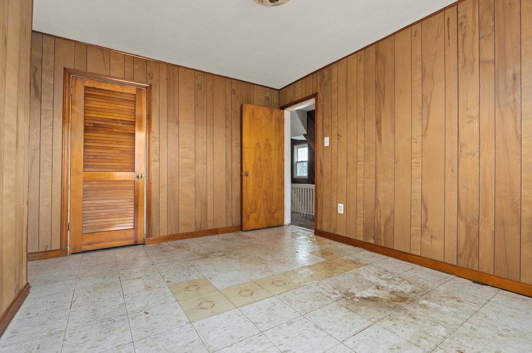 742 Mclain St, Pittsburgh PA 15210-1073 exterior