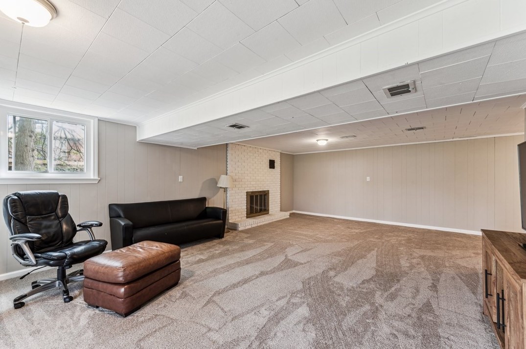 729 Brookview Dr, Greensburg PA  15601-1420 exterior