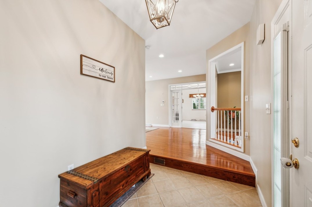 118 Edgewood Dr, New Stanton, PA 15672