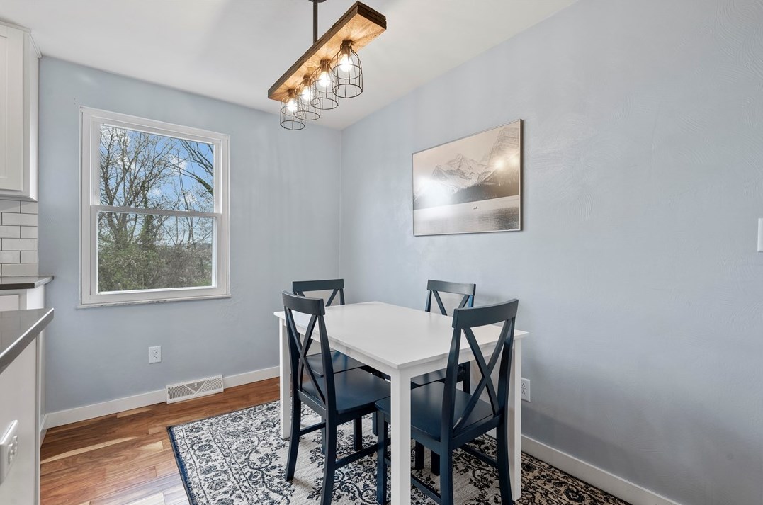 220 Bonita Dr, Greensburg PA  15601-4922 exterior