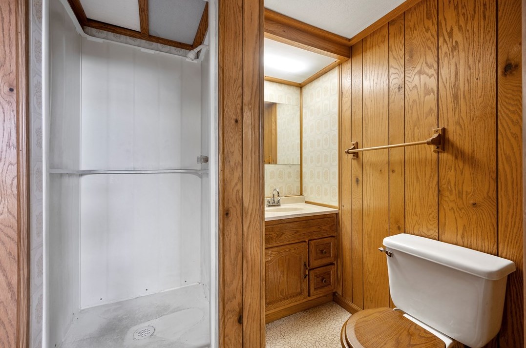 220 Bonita Dr, Greensburg PA  15601-4922 exterior