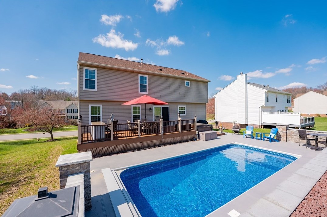 180 Lori Rd, Gibsonia, PA 15044