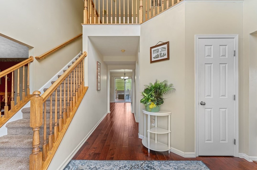 180 Lori Rd, Gibsonia, PA 15044
