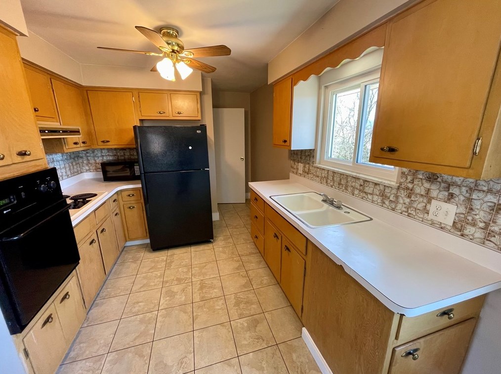 1253 Scenic Dr, Latrobe PA  15650-2735 exterior