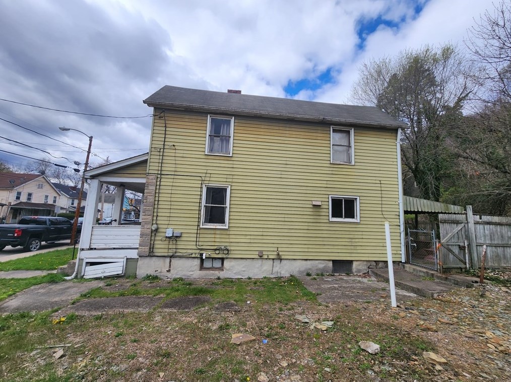 69 Midland Ave, Midland, PA 15059