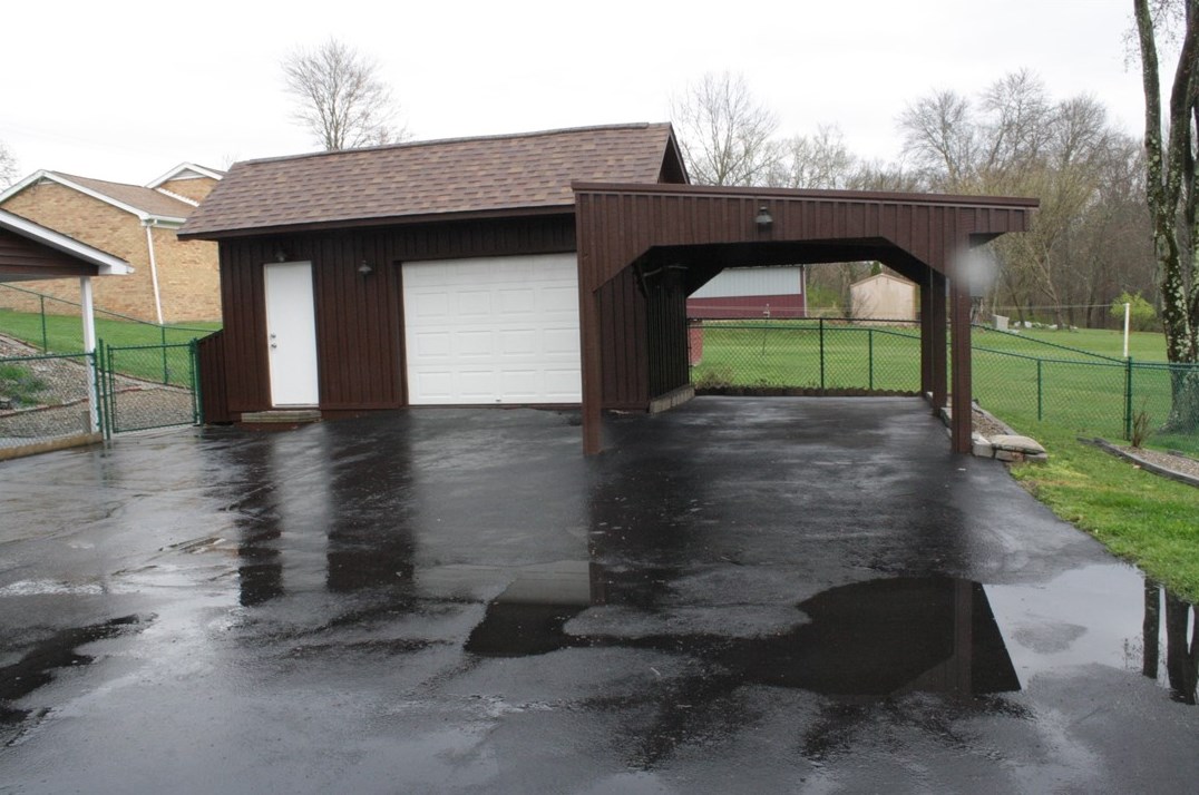 208 Jamestown Rd, Greenville PA  16125-9201 exterior