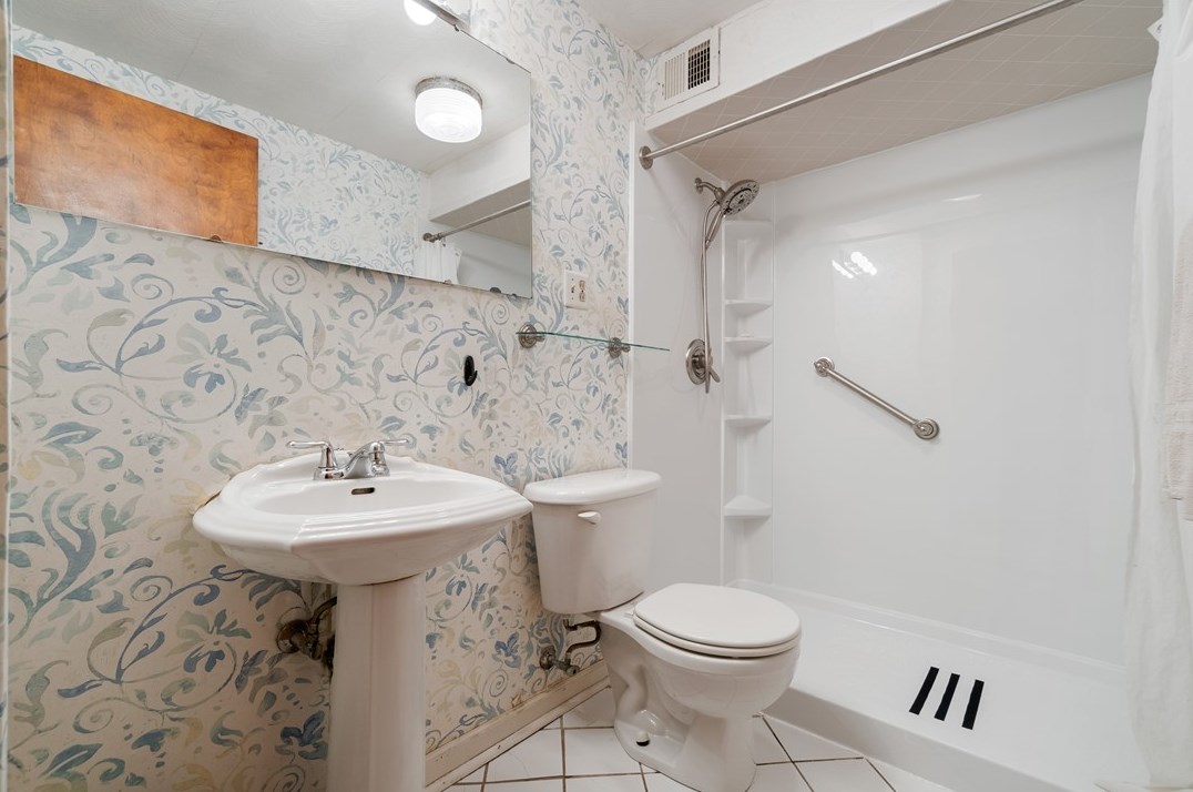 627 Driftwood Dr, Pittsburgh PA  15243-1712 exterior