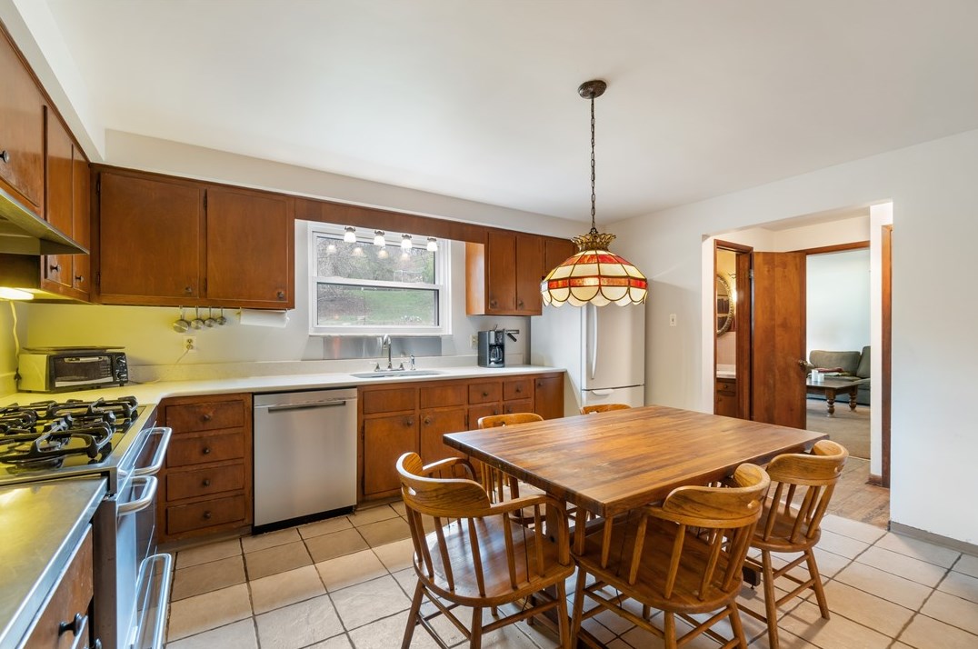 627 Driftwood Dr, Pittsburgh PA  15243-1712 exterior