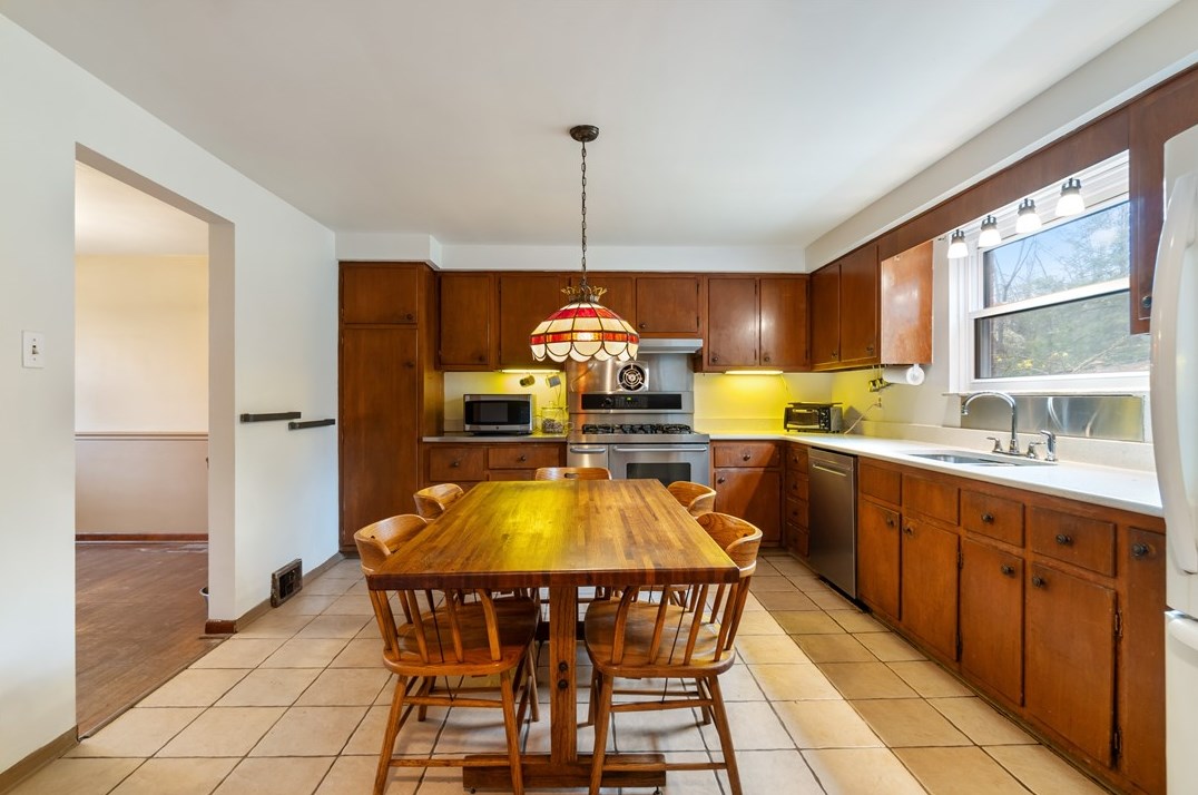 627 Driftwood Dr, Pittsburgh PA  15243-1712 exterior