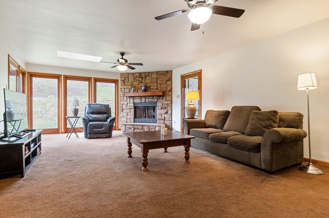 627 Driftwood Dr, Pittsburgh PA  15243-1712 exterior