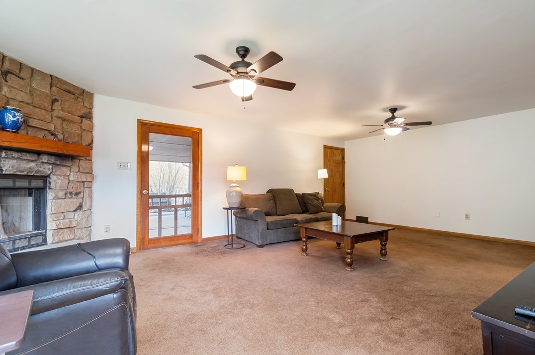 627 Driftwood Dr, Pittsburgh PA  15243-1712 exterior