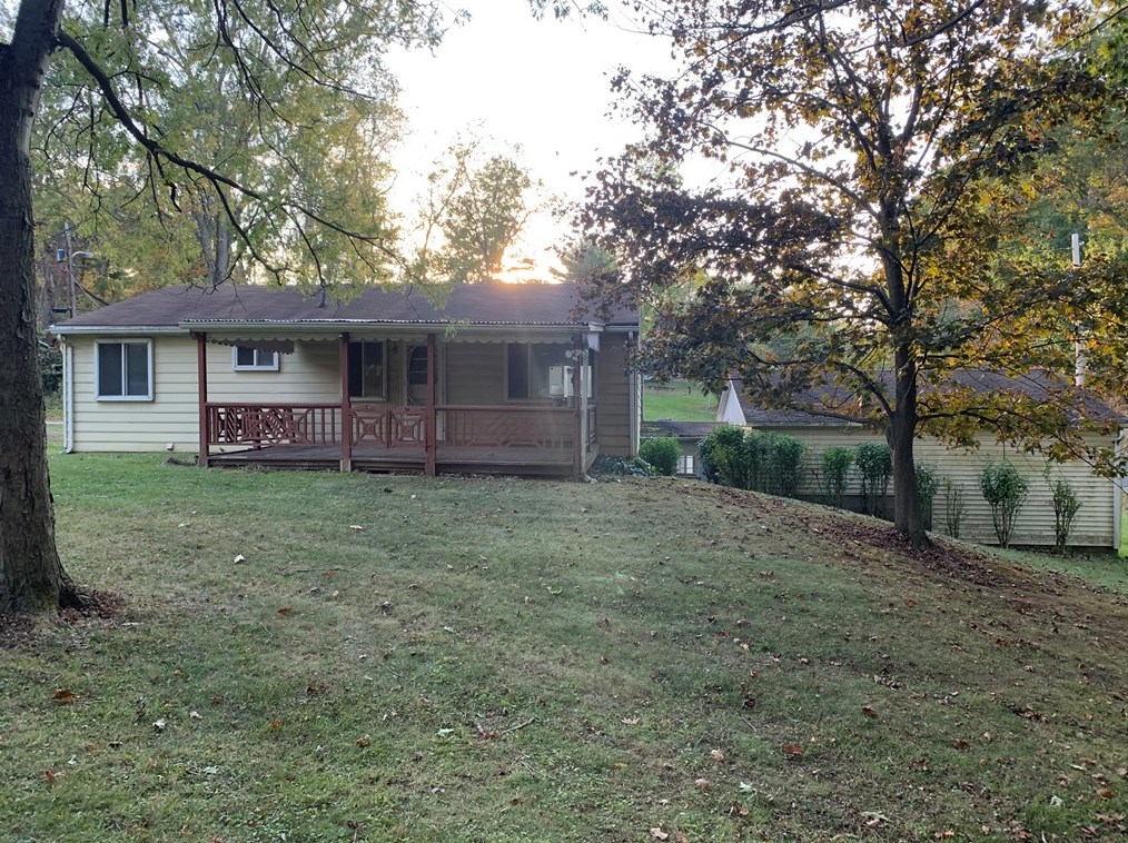 392 Cortez Dr, Washington PA 15301-1310 exterior