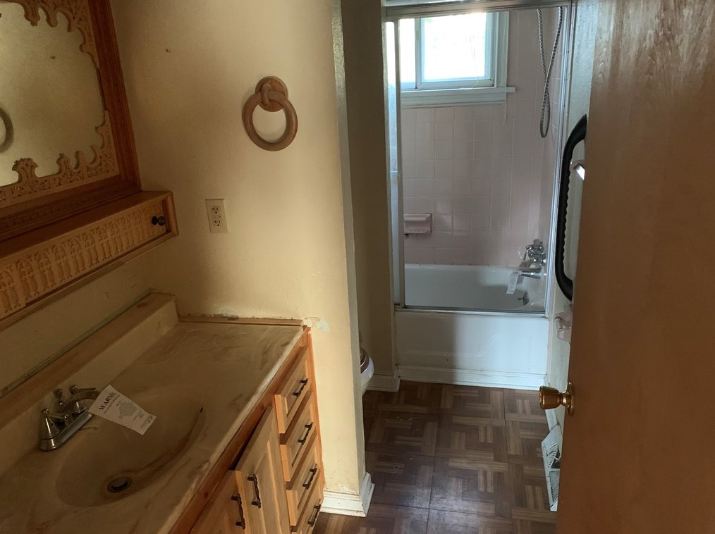 392 Cortez Dr, Washington PA 15301-1310 exterior