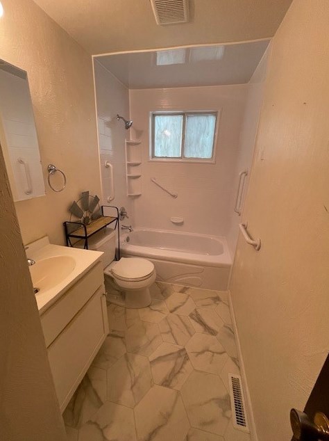 423 Springwood Dr, Verona PA  15147-2623 exterior