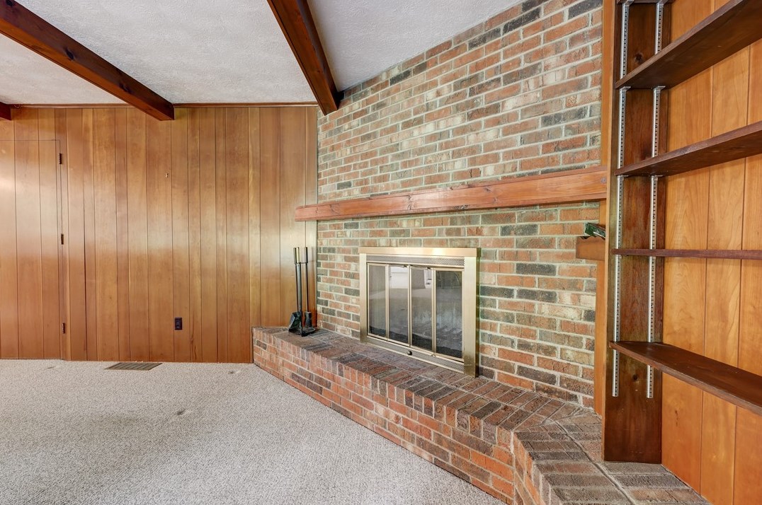 241 Hazelwood Dr, Washington PA  15301-6243 exterior