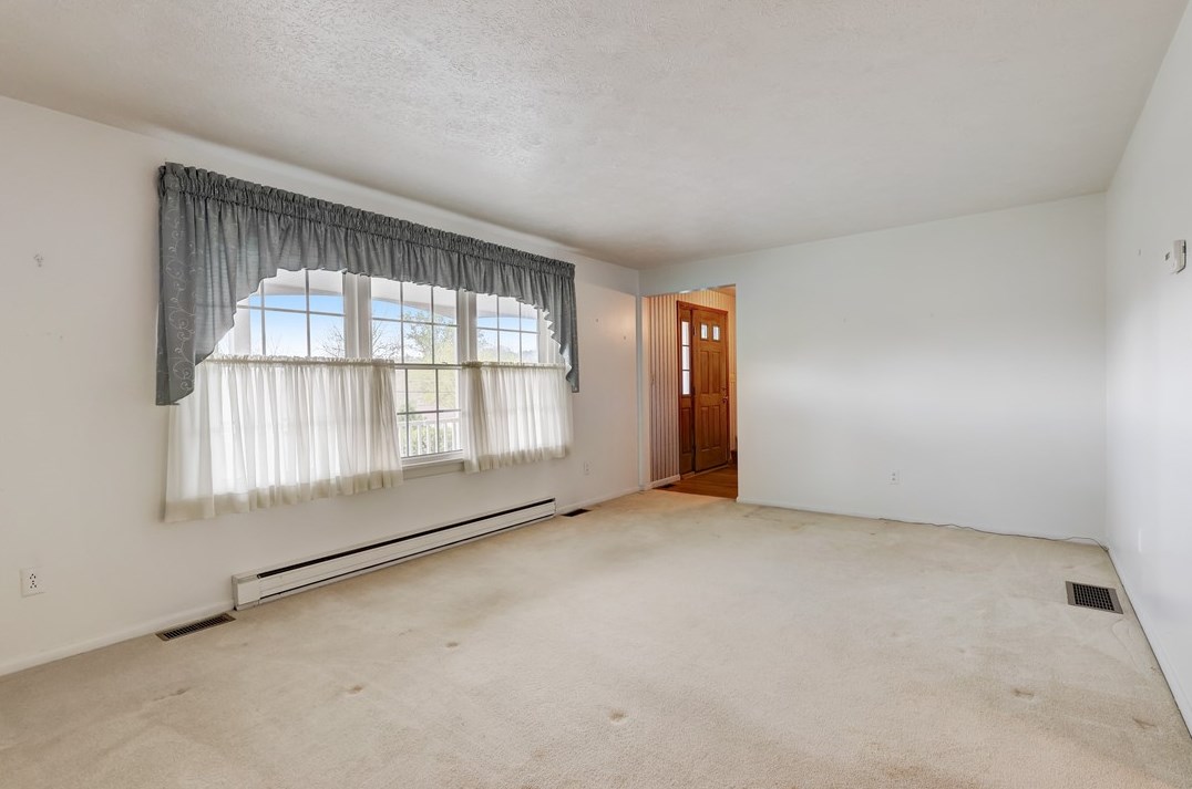 241 Hazelwood Dr, Washington PA  15301-6243 exterior