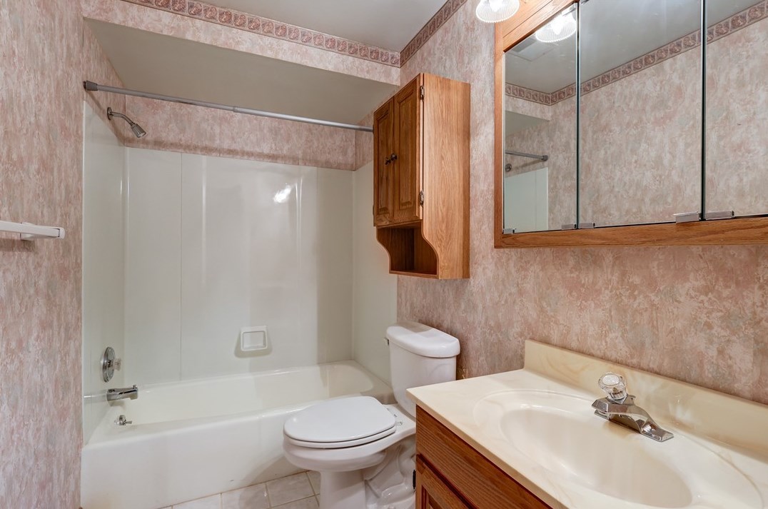 241 Hazelwood Dr, Washington PA  15301-6243 exterior