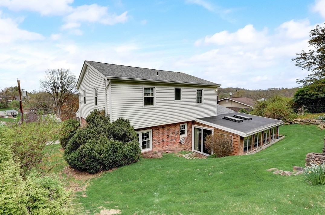 241 Hazelwood Dr, Washington PA  15301-6243 exterior