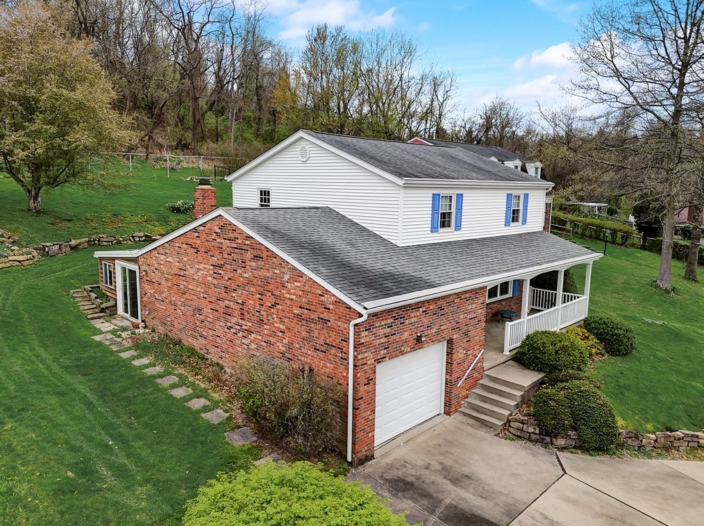 241 Hazelwood Dr, Washington PA  15301-6243 exterior