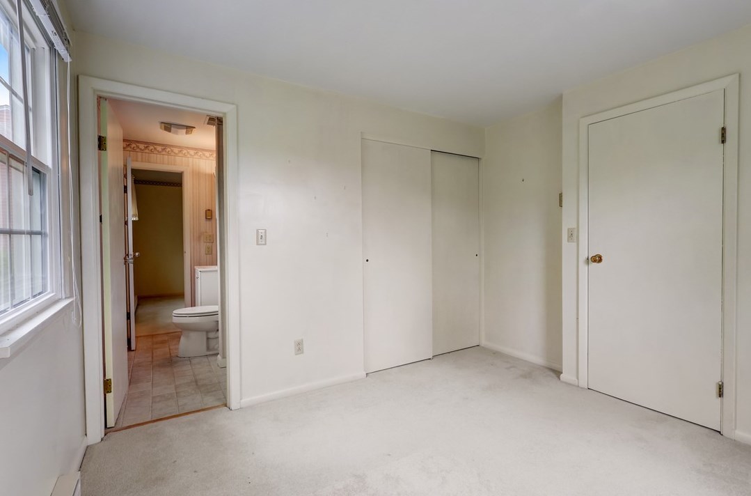 241 Hazelwood Dr, Washington PA  15301-6243 exterior