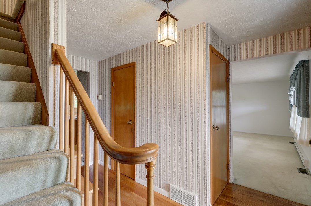 241 Hazelwood Dr, Washington PA  15301-6243 exterior