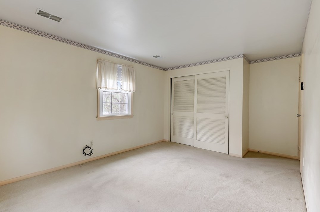 241 Hazelwood Dr, Washington PA  15301-6243 exterior