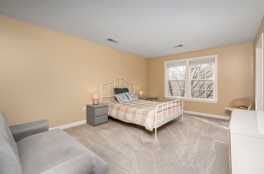 1412 Mystic Valley Dr, Sewickley PA  15143-8873 exterior