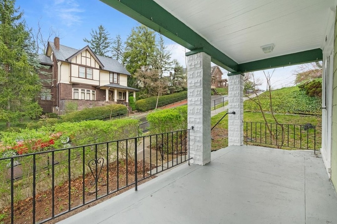 401 Harris Ave, Pittsburgh PA  15205-3226 exterior