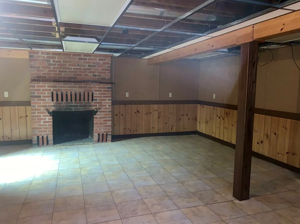 320 Vogan Dr, Mercer PA  16137-9105 exterior