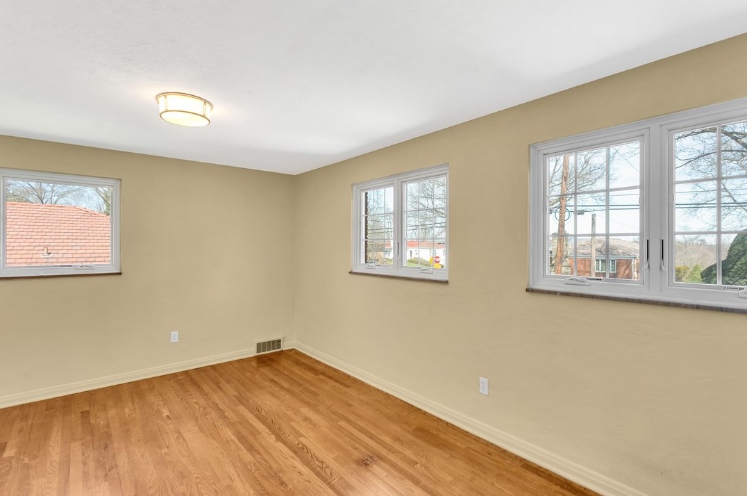 406 Smt Dr, Pittsburgh PA 15238-2921 exterior