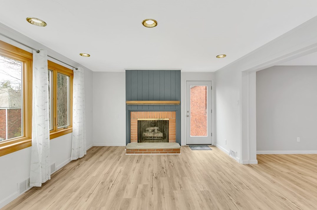 406 Smt Dr, Pittsburgh PA 15238-2921 exterior