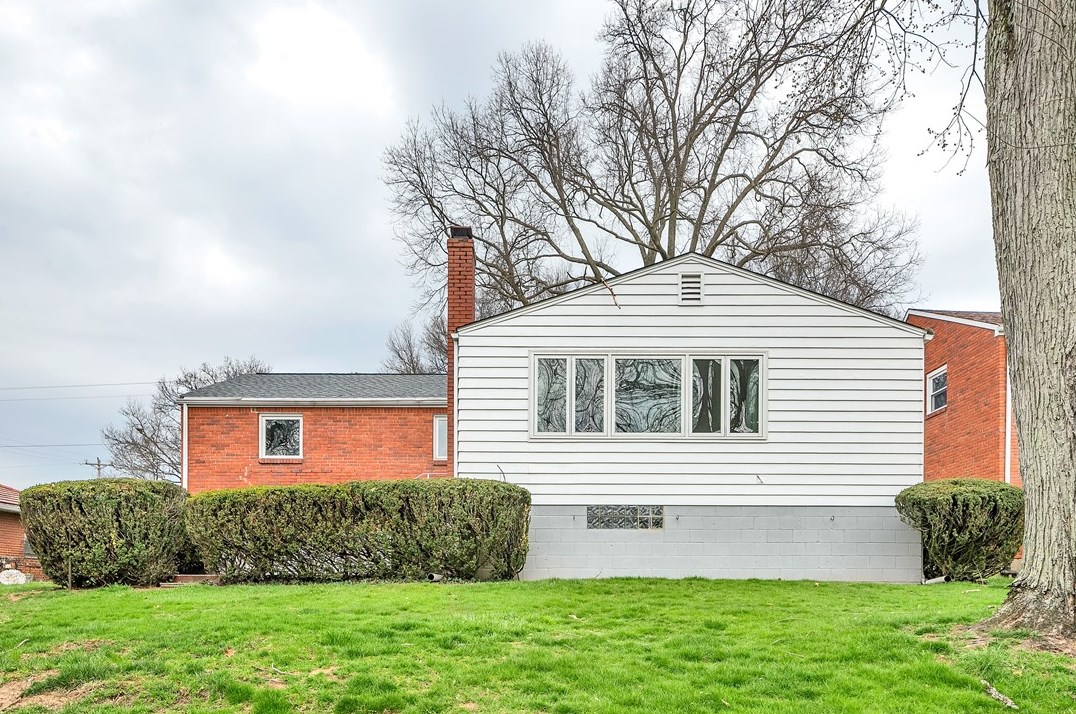 406 Smt Dr, Pittsburgh PA 15238-2921 exterior