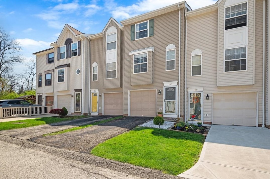 107 Palace Ct, Pittsburgh PA  15227-4335 exterior
