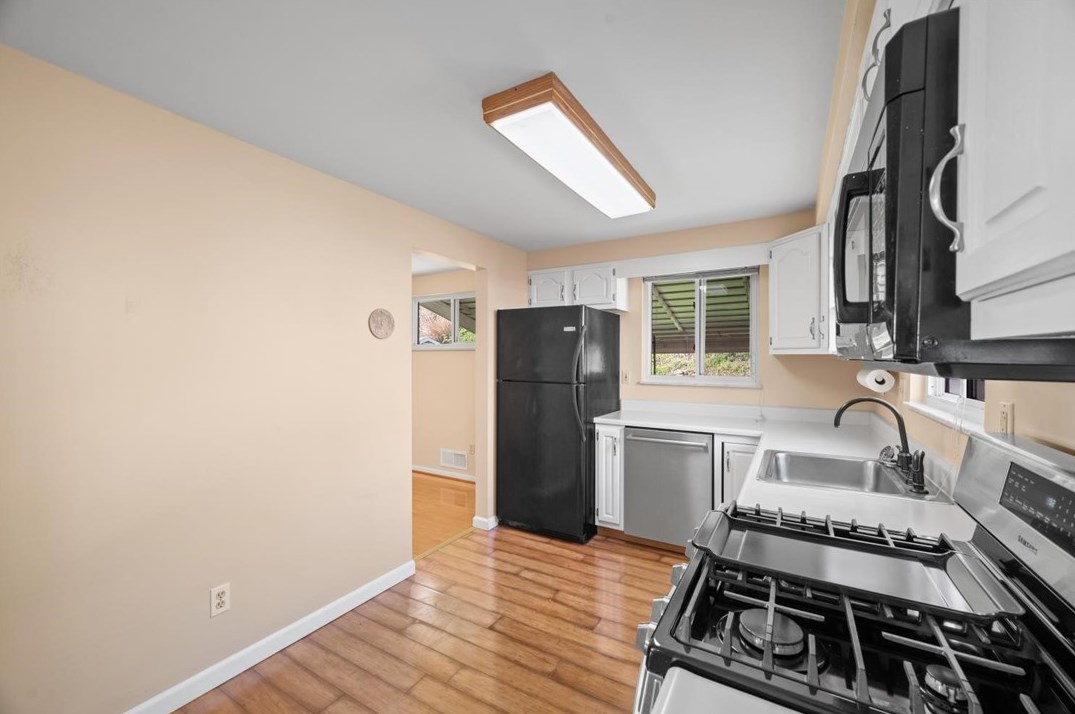 1628 Carmella Dr, Pittsburgh PA 15227-3713 exterior