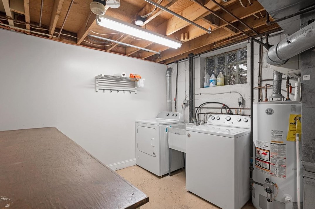 1628 Carmella Dr, Pittsburgh PA 15227-3713 exterior