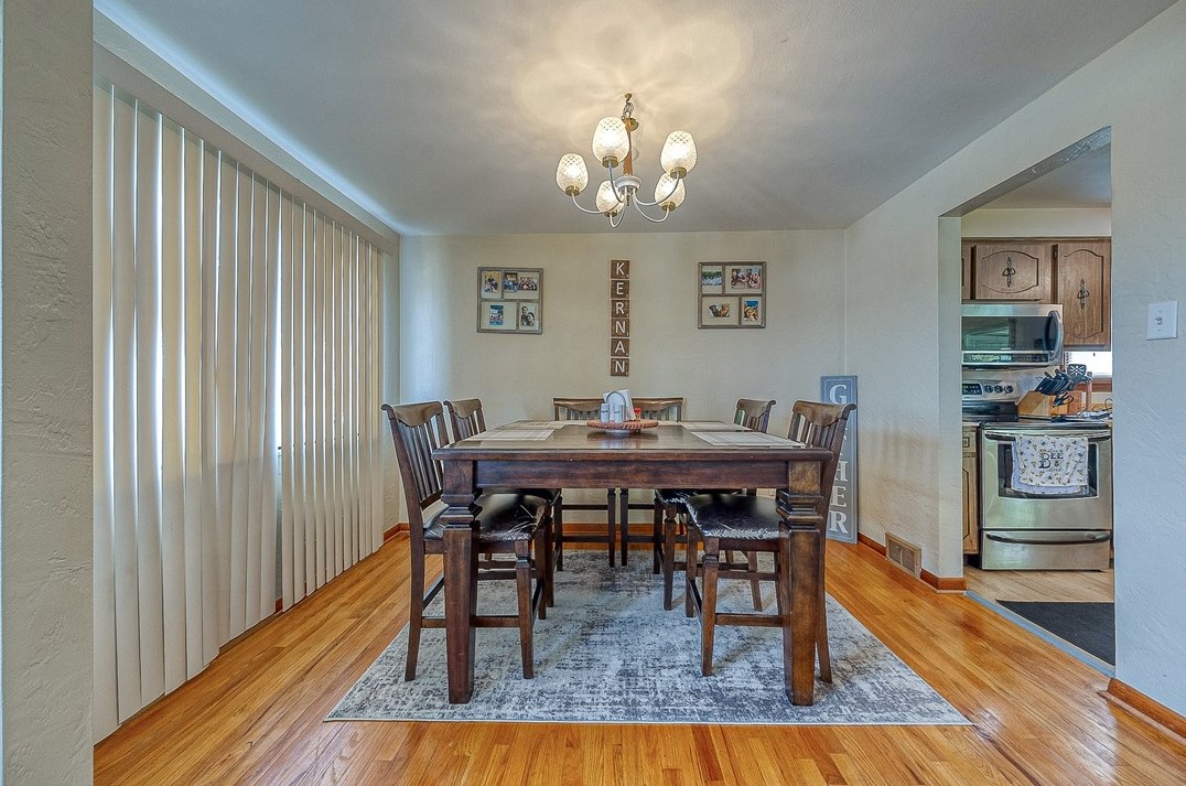 3622 Wallace Dr, Pittsburgh PA  15227-4428 exterior