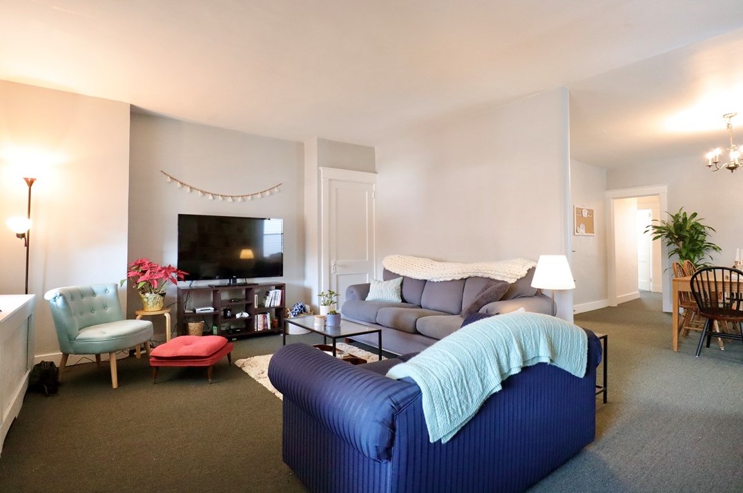 5923 Nicholson St, Pittsburgh PA  15217-2318 exterior