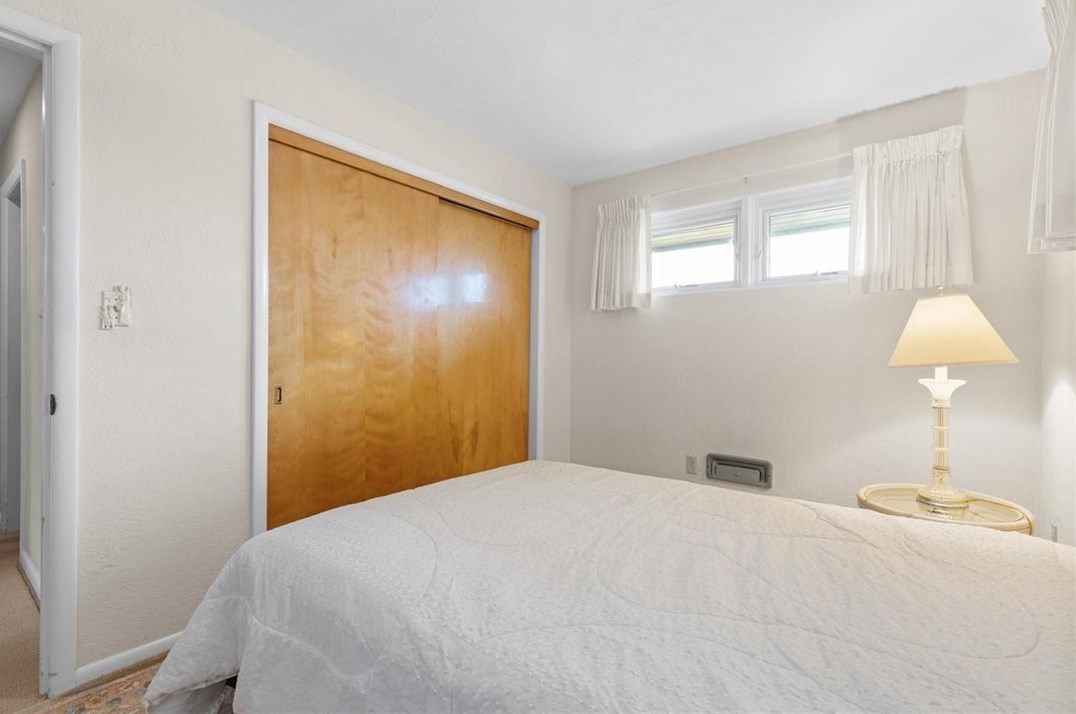 233 Commonwealth Ave, Pittsburgh PA 15122-1927 exterior