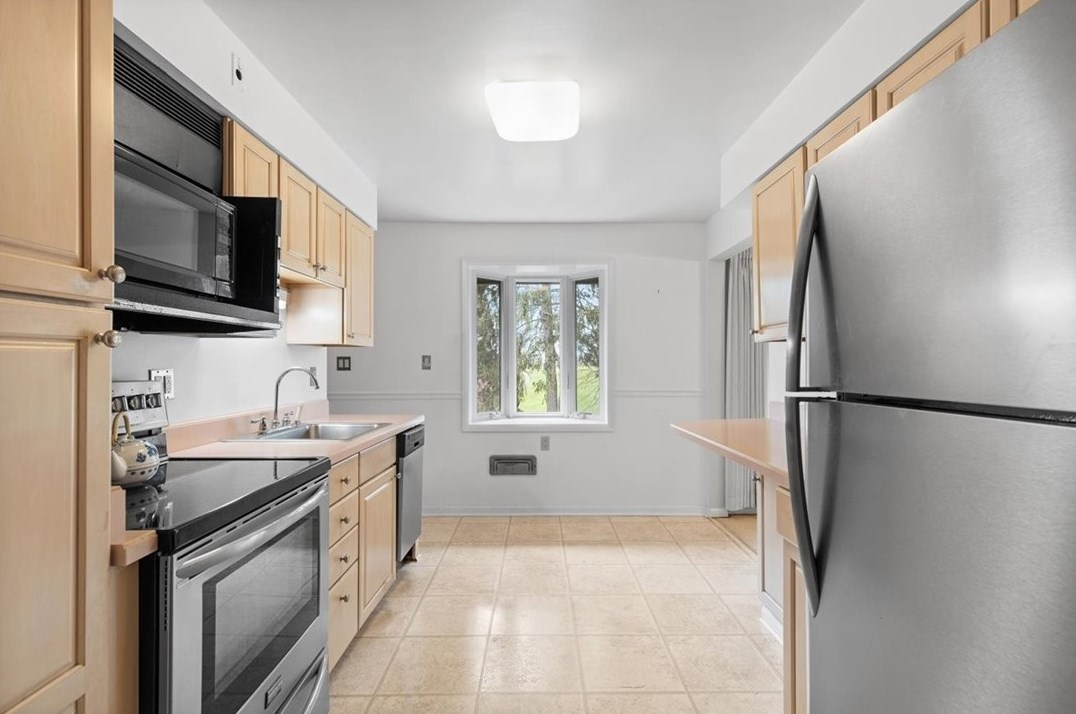 233 Commonwealth Ave, Pittsburgh PA 15122-1927 exterior