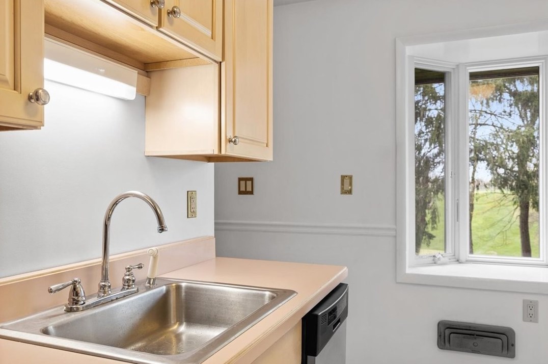 233 Commonwealth Ave, Pittsburgh PA 15122-1927 exterior