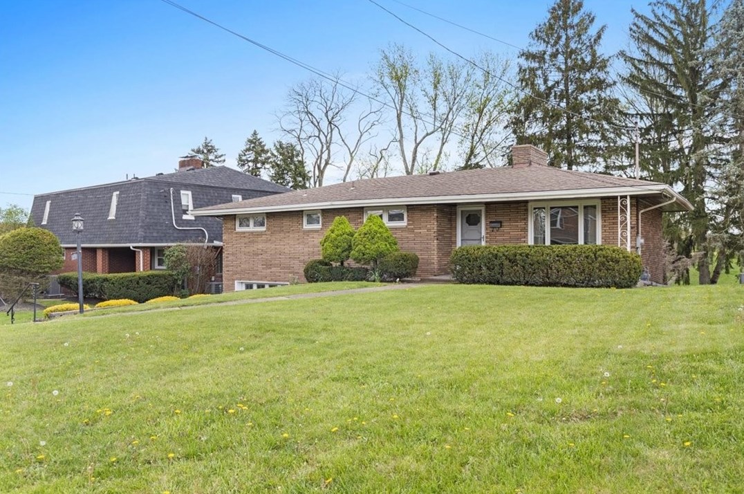 233 Commonwealth Ave, Pittsburgh PA 15122-1927 exterior