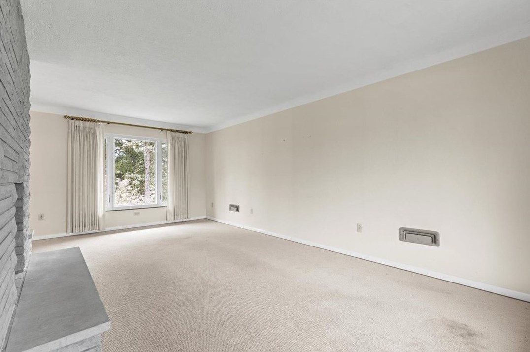 233 Commonwealth Ave, Pittsburgh PA 15122-1927 exterior